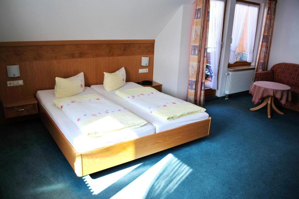 Hirschen-Dorfmuehle Hotel Biederbach Room photo